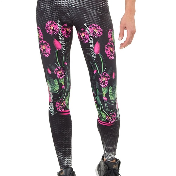 Legging with sculpting modeling - Picture 2 of 3